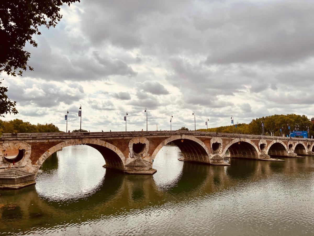 Duplex Tolosa: Pont-Neuf Retreat with AC and Private Parking Exterior photo